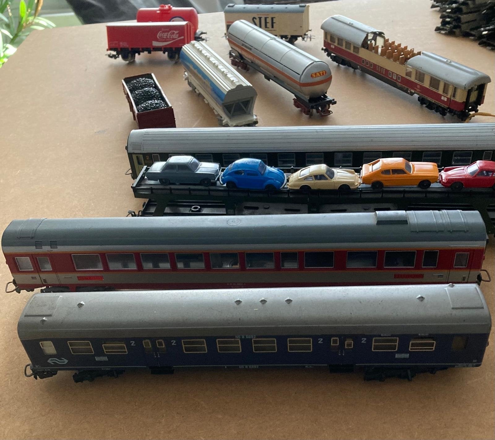 Grote verzameling Märklin modeltreinen, rails en toebehoren, Wisselstroom, Gebruikt, Locomotief, Ophalen of Verzenden