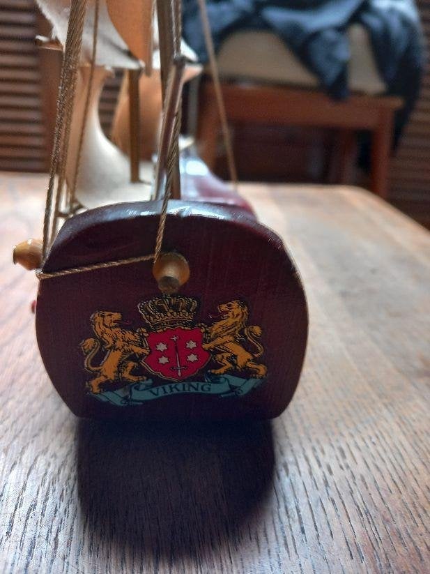 Bootje, van hout, Ophalen of Verzenden, Zo goed als nieuw