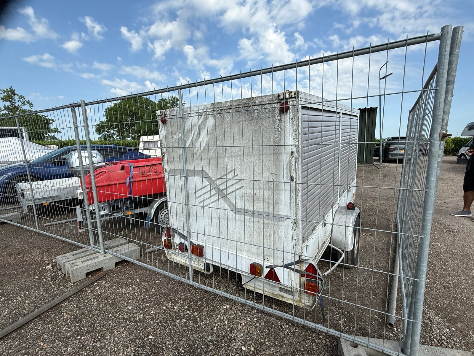 Gesloten aanhangwagen met rolluiken, Ophalen of Verzenden, Gelezen