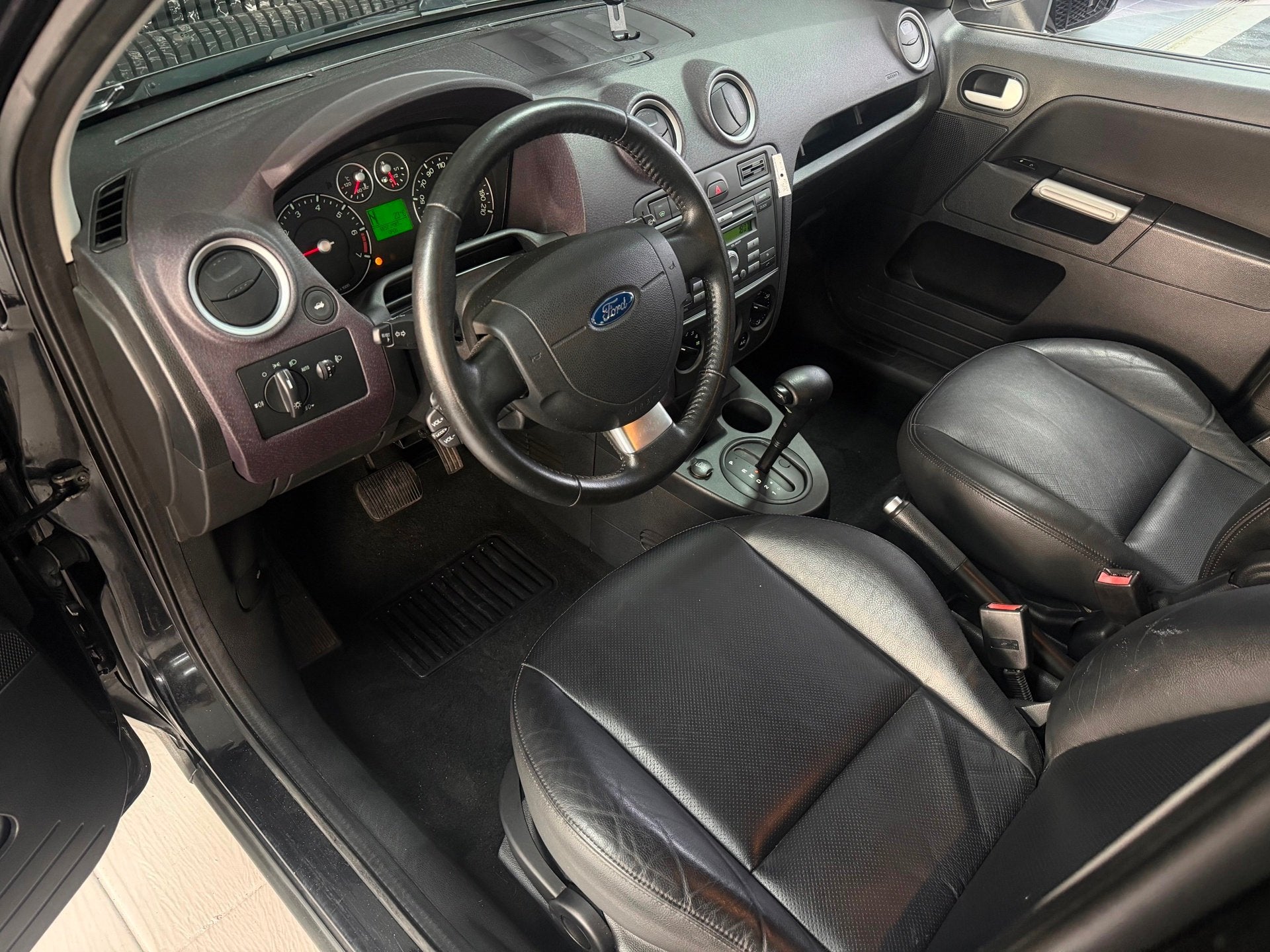 Ford Fusion 1.6-16V Futura Automaat | Leer | Airco, Auto's, 101 pk, Gebruikt, 1064 kg, Origineel Nederlands