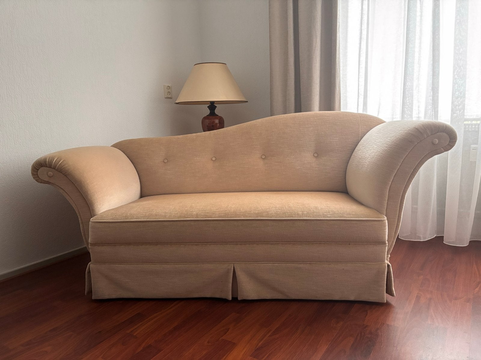Vintage tweepersoons bankje in beige stof, Huis en Inrichting, Ophalen, Gebruikt, 150 tot 200 cm, Tweepersoons