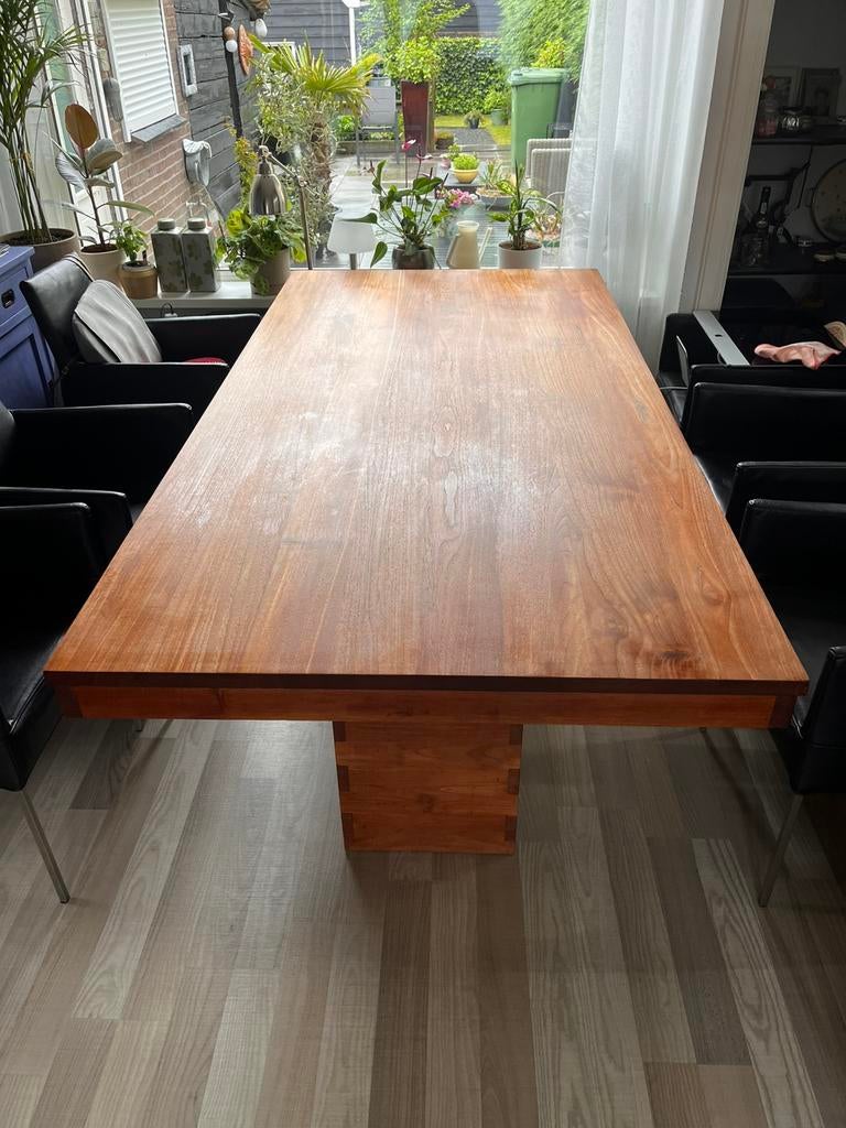 Robuuste teakhouten eettafel met modern design, Huis en Inrichting, Tafels | Eettafels, Ophalen, 100 tot 150 cm, 200 cm of meer