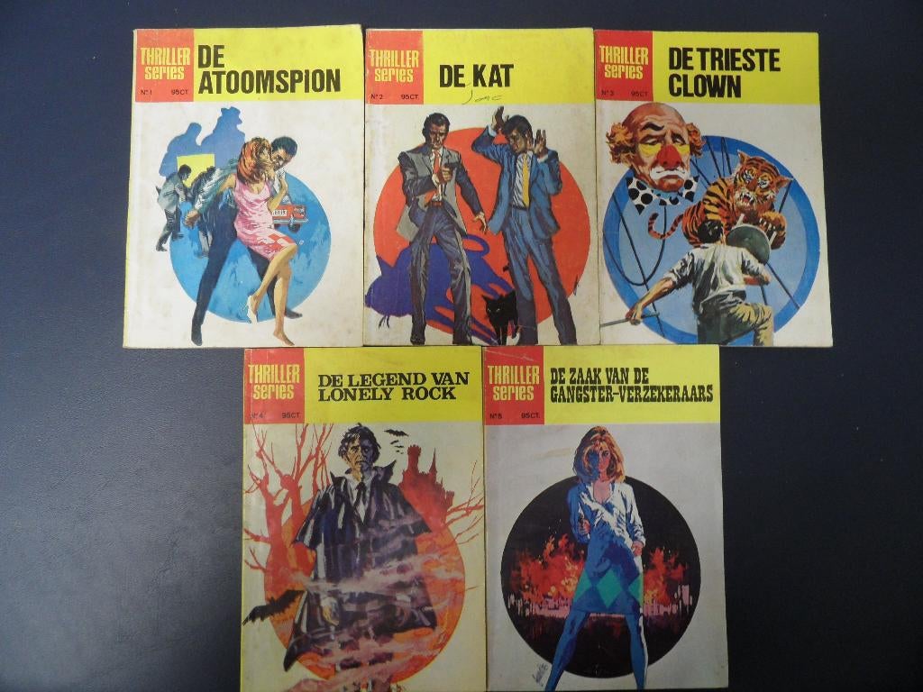 Thriller Series. 5 X. Kleine detective boekjes. 1 t/m 5., Meerdere stripboeken, Ophalen of Verzenden, Gelezen