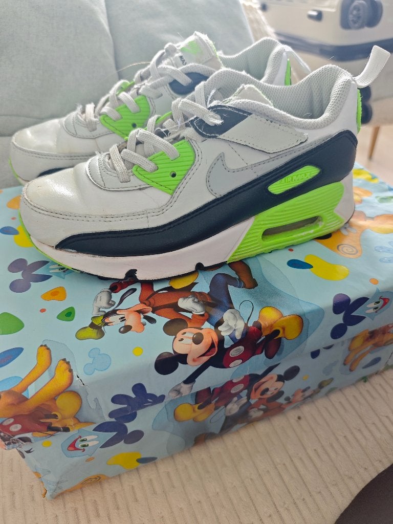 Schoenen AirMax, Kinderen en Baby's, Kinderkleding | Schoenen en Sokken, Jongen of Meisje, Schoenen, Ophalen of Verzenden, Zo goed als nieuw