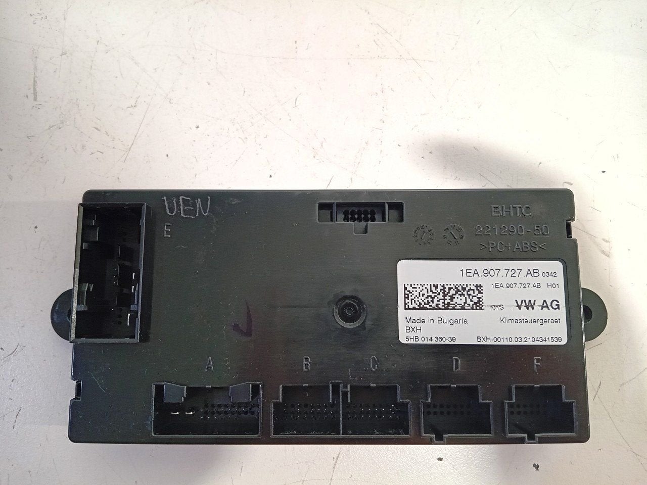 Computer kachel Volkswagen ID.4, Onderdelen@venauto.nl, Van der Ven Autorecycling B.V., Gebruikt, Ettenseweg 76, 4706 PB Roosendaal, The Netherlands
