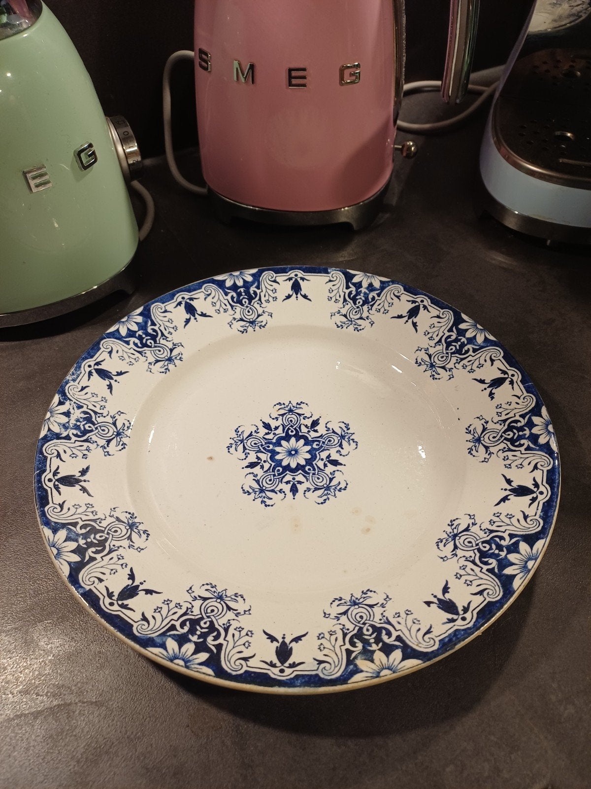 Prachtige ronde Franse Schaal van Rouen Longwy, Verzenden