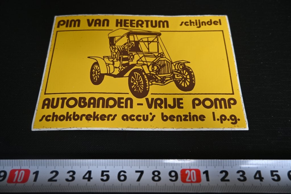 sticker Schijndel PIM VAN HEERTUM autobanden vrije pomp, Ophalen, Zo goed als nieuw