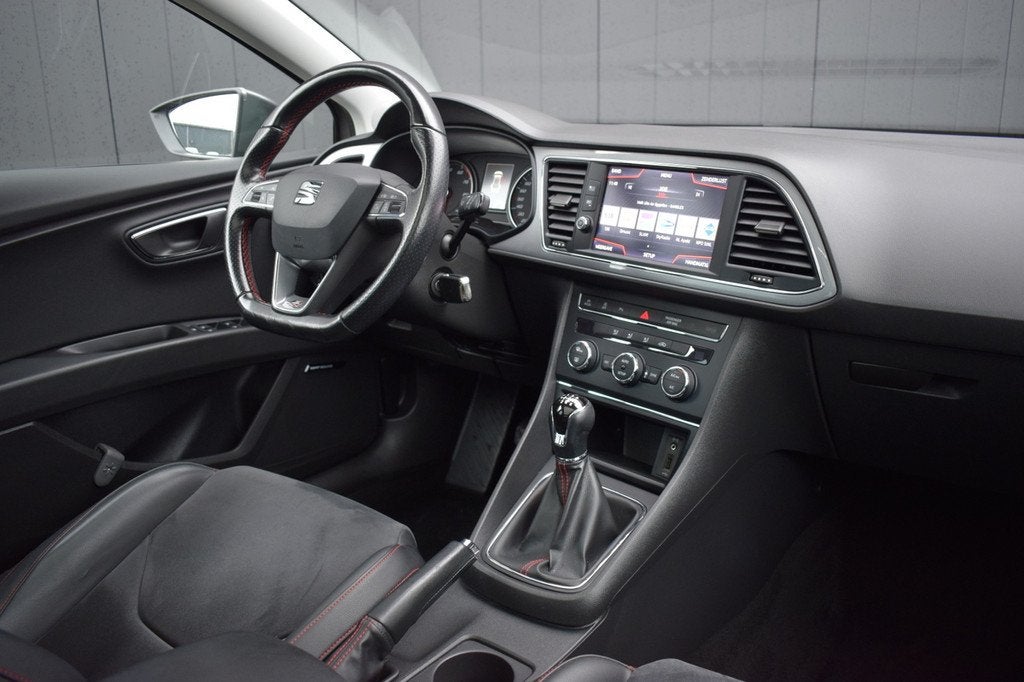 SEAT Leon ST 1.4 TSi FR Connect LED | Panoramadak | Leder/Al, Auto's, Seat, Gebruikt, 4 cilinders, Leon, Zilver of Grijs