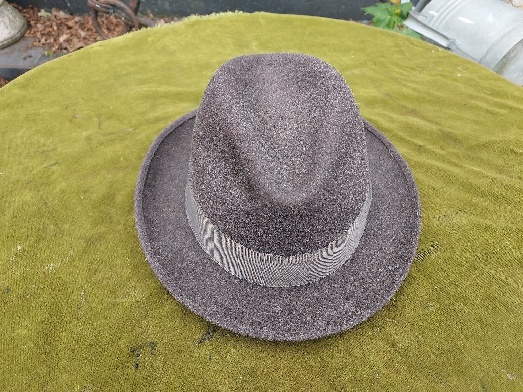 Vintage bruine gleufhoed, bruine gleufhoed,, Antiek en Kunst, Verzenden, Heren, Jean Peille