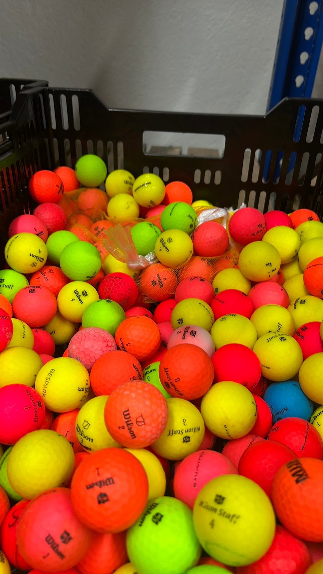 50 Stuks Matte Wilson Staff Duo Soft Golfballen, Ophalen of Verzenden, Zo goed als nieuw, Bal(len)