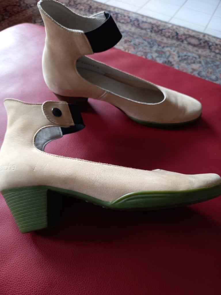 Arche schoenen maat 38, Kleding | Dames, Schoenen met lage hakken, Beige, Ophalen of Verzenden, Zo goed als nieuw