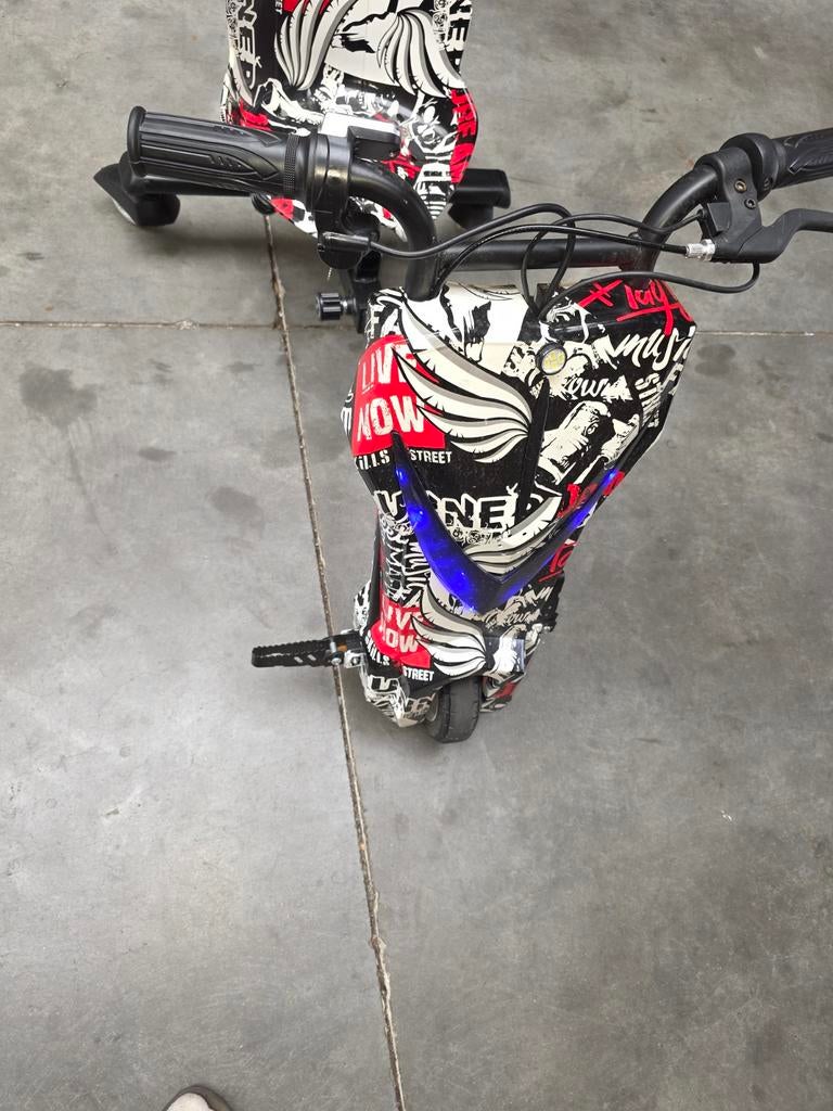 Elektrische Drift Trike 350W 36V Bluetooth - Verin, Ophalen of Verzenden, Zo goed als nieuw
