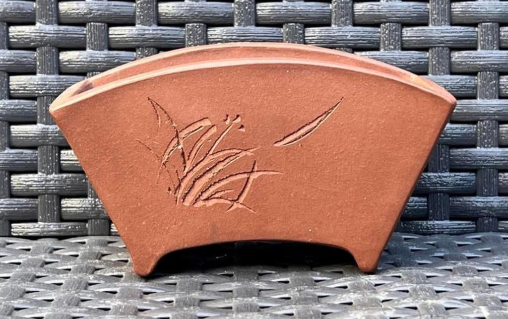 Bonsai pot bruin ongeglazuurd gedecoreerd 12,2x5,7x6,8-5,4, Tuin en Terras, Bloempotten, Ophalen of Verzenden, Zo goed als nieuw