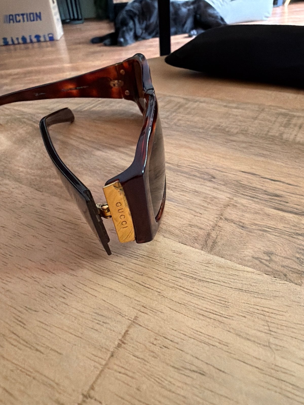 Gucci Zonnebril - Bruin met goudkleurige details, Gebruikt, Zonnebril, Bruin, Ophalen