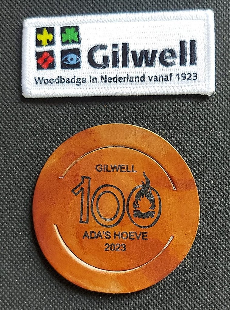 Scouting 100 jaar GILWELL Woodbadge 1923-2023, Ophalen of Verzenden, Nieuw, Embleem, Speld of Insigne