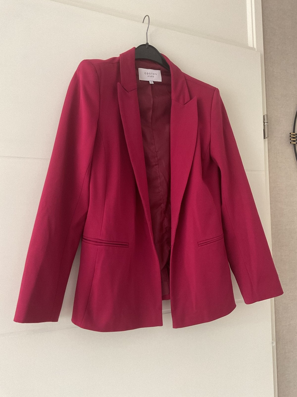 Z.g.a.n. mooi colbert( Costes Studio) Mt M, Ophalen of Verzenden, Zo goed als nieuw, Maat 38/40 (M), Rood