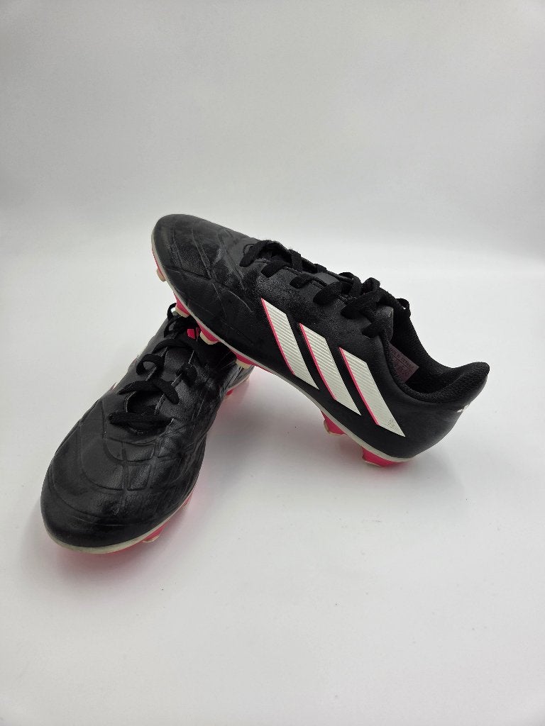 Adidas Voetbalschoenen Zwart/Wit/Roze Maat 35, Maat XS of kleiner, Overige typen, Ophalen of Verzenden, Zo goed als nieuw