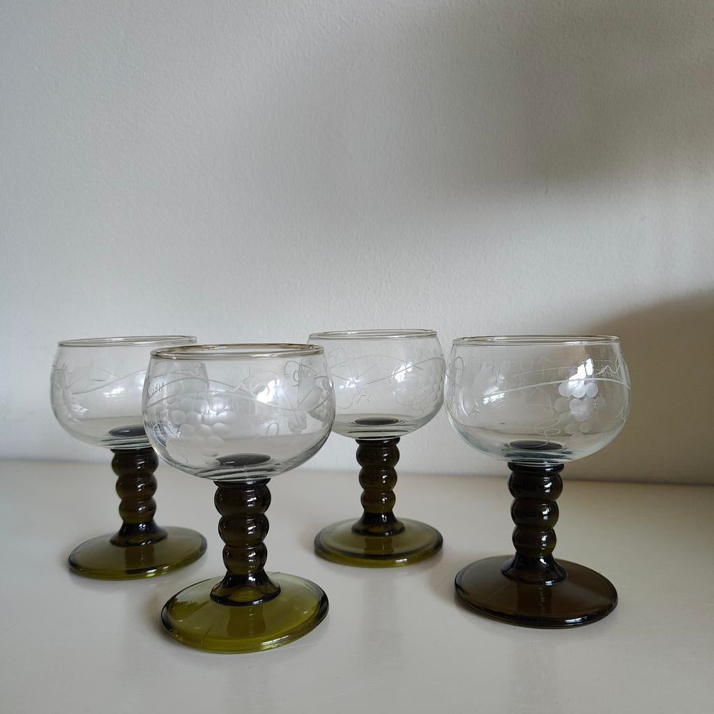 Roemer olijfgroene glazen set van 4 met gravure vintage, Ophalen of Verzenden