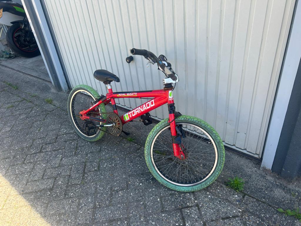 Tornado Royal Bugatti BMX fiets - rood met groene banden, Ophalen, Terugtraprem, Gebruikt, Staal