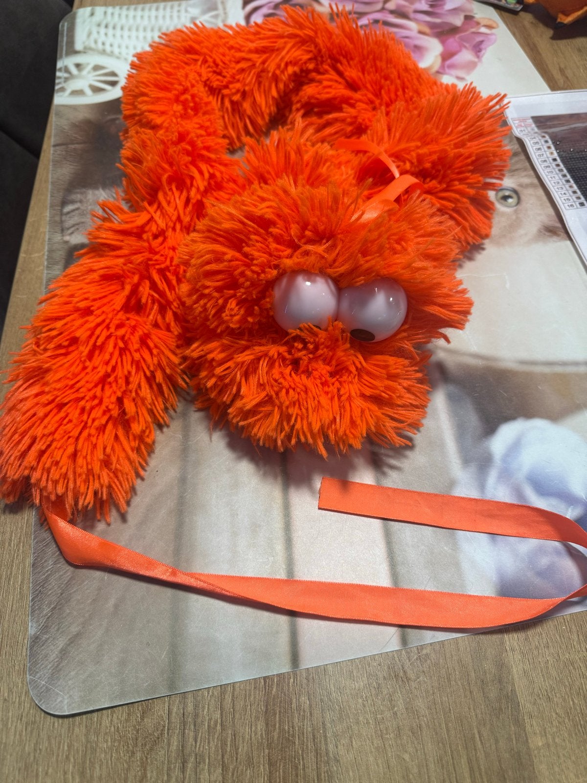 Oranje pluizig knuffeldier met grote ogen, Oranje, Overige typen, Ophalen of Verzenden, Zo goed als nieuw