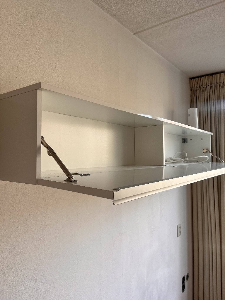 Foto 4 van Hoogglans witte hangkast met klepdeur – 180 cm