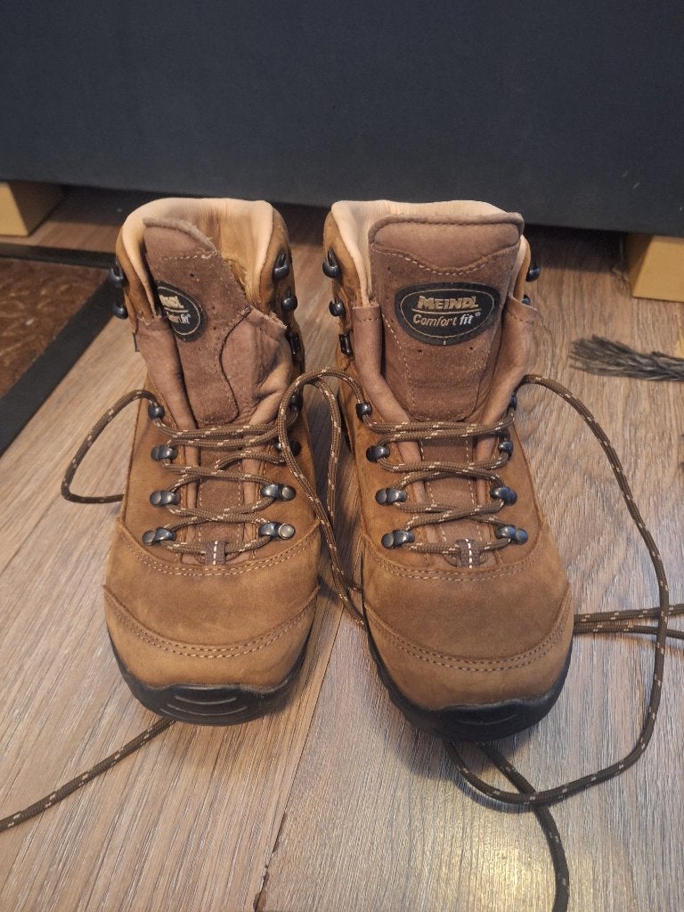 Stevige bruine jongens/heren boots, Meindl, maat 39, Bruin, Boots, Ophalen of Verzenden, Zo goed als nieuw