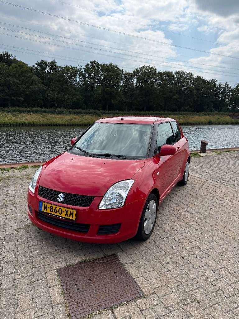 Suzuki Swift 1.3 3D 2008 Rood, 31 €/maand, Swift, Handgeschakeld, Grijs