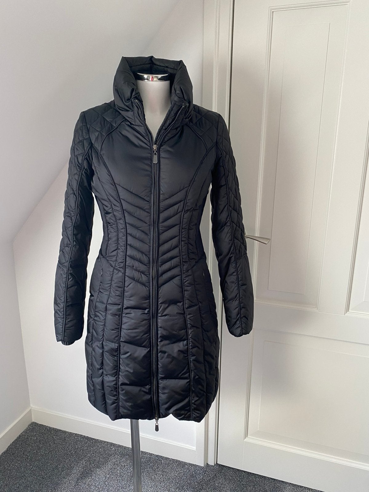 NIEUW! Prachtige zwarte Claudia Sträter winterjas maat 36-S, Kleding | Dames, Jassen | Winter, Ophalen of Verzenden, Nieuw, Maat 36 (S)
