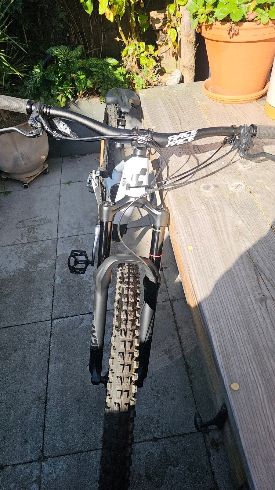 Foto 5 van Cube Stereo 150 C:62 RACE 29 2022 Flashwhite 'n' Carbon