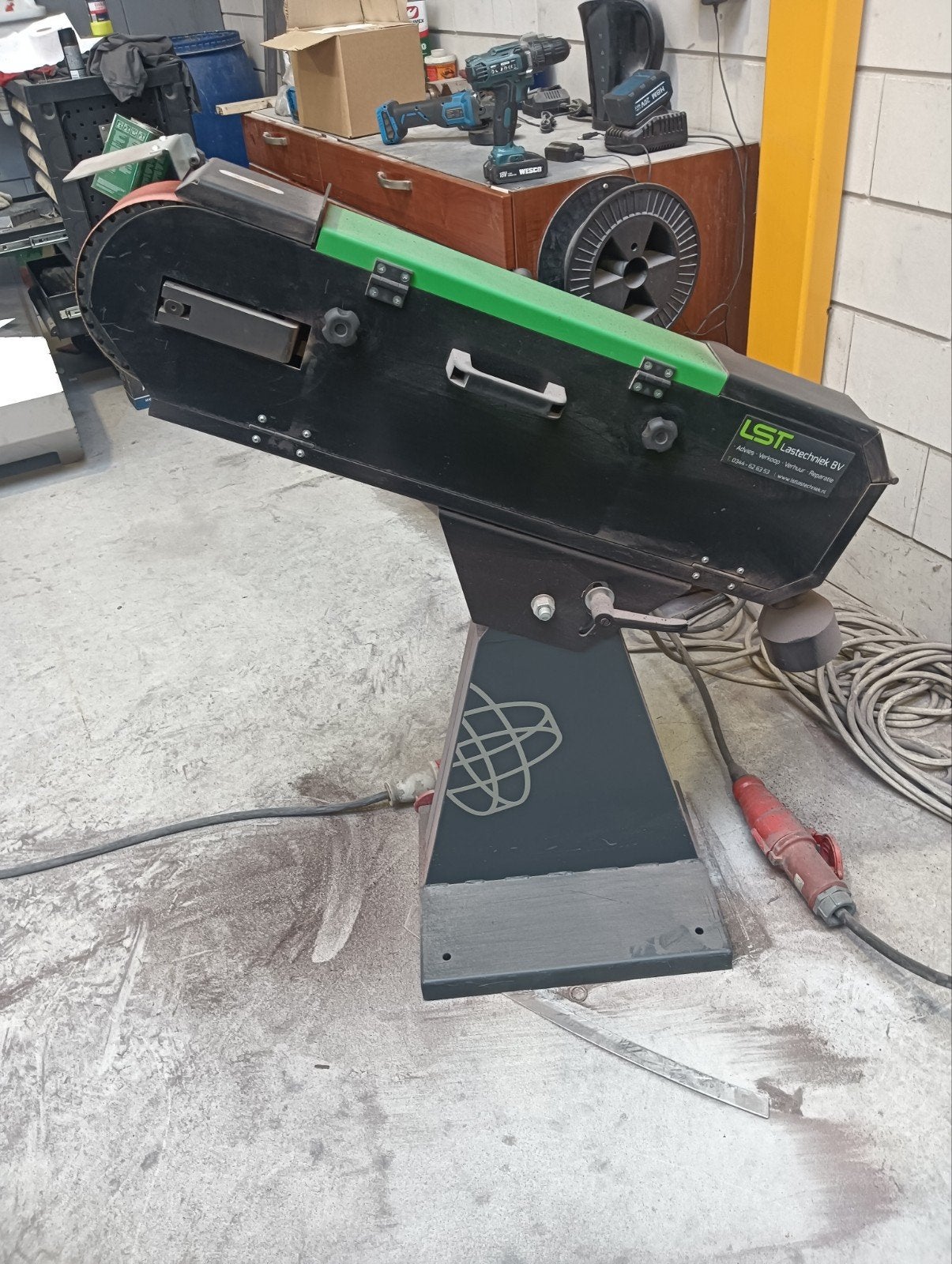 Bandschuurmachine, Doe-het-zelf en Verbouw, Gereedschap | Schuurmachines, Ophalen of Verzenden, 600 tot 1200 watt, Bandschuurmachine