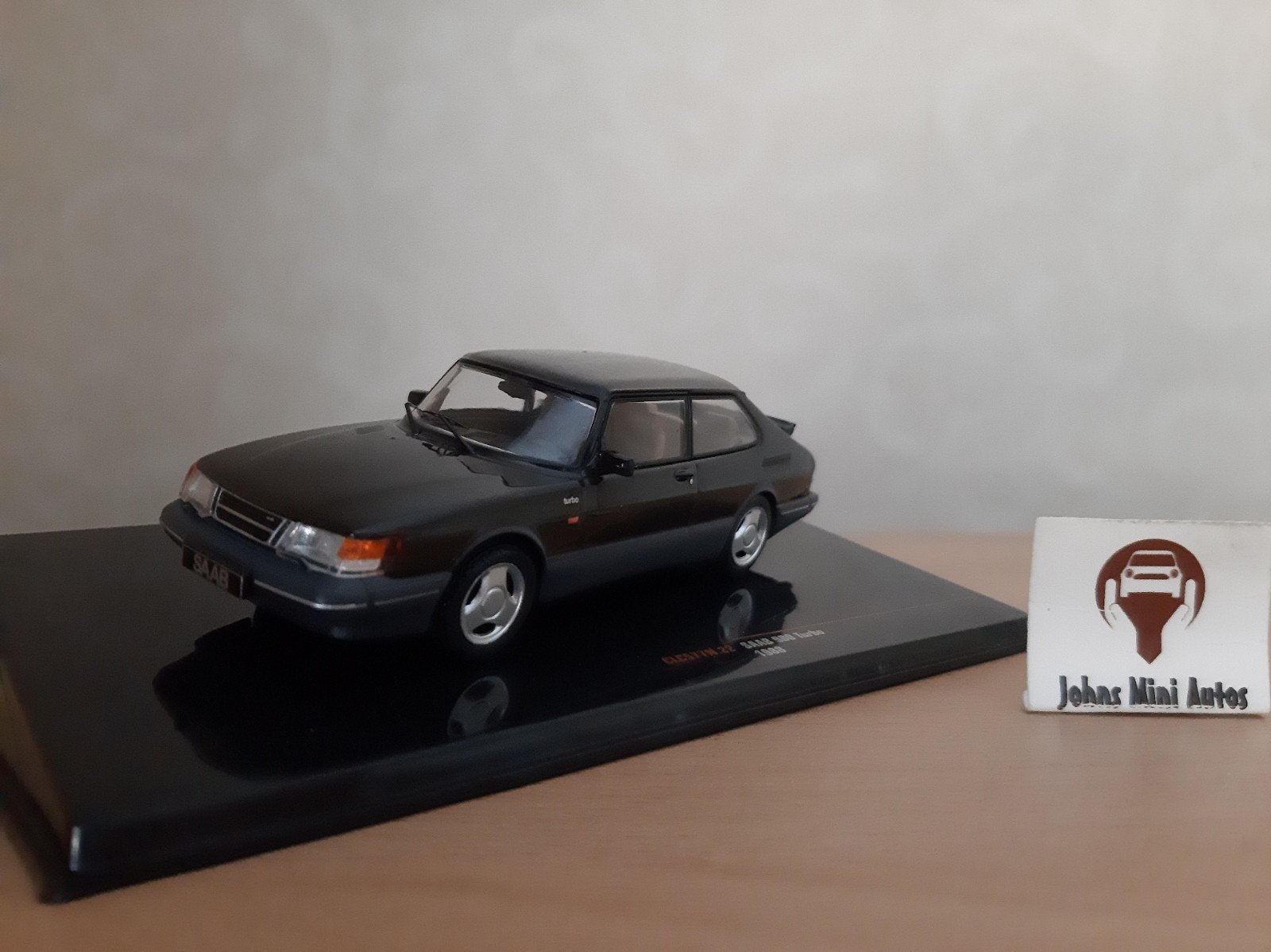 Saab 900 Turbo 1988 Zwart van IXO 1:43
