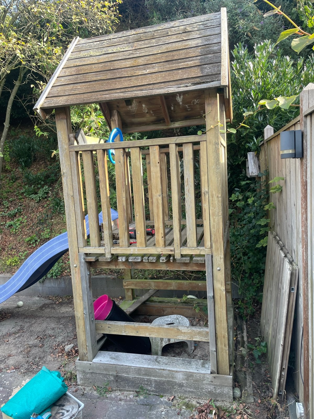 Houten speeltoestel met glijbaan en zandbak, Ophalen, Gebruikt, Glijbaan