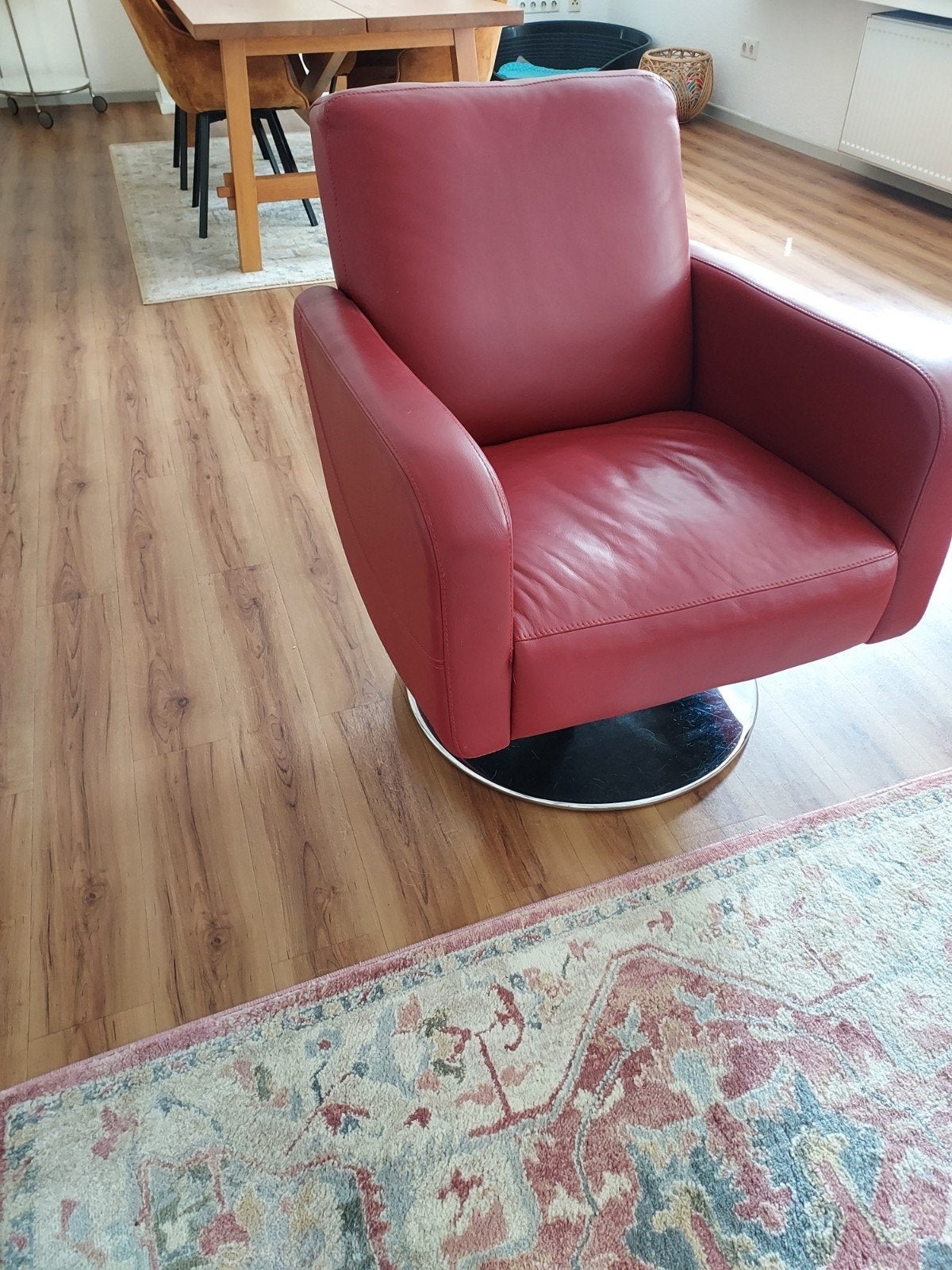 Rode leren fauteuil op draaivoet, Ophalen, Gebruikt, 75 tot 100 cm, 75 tot 100 cm