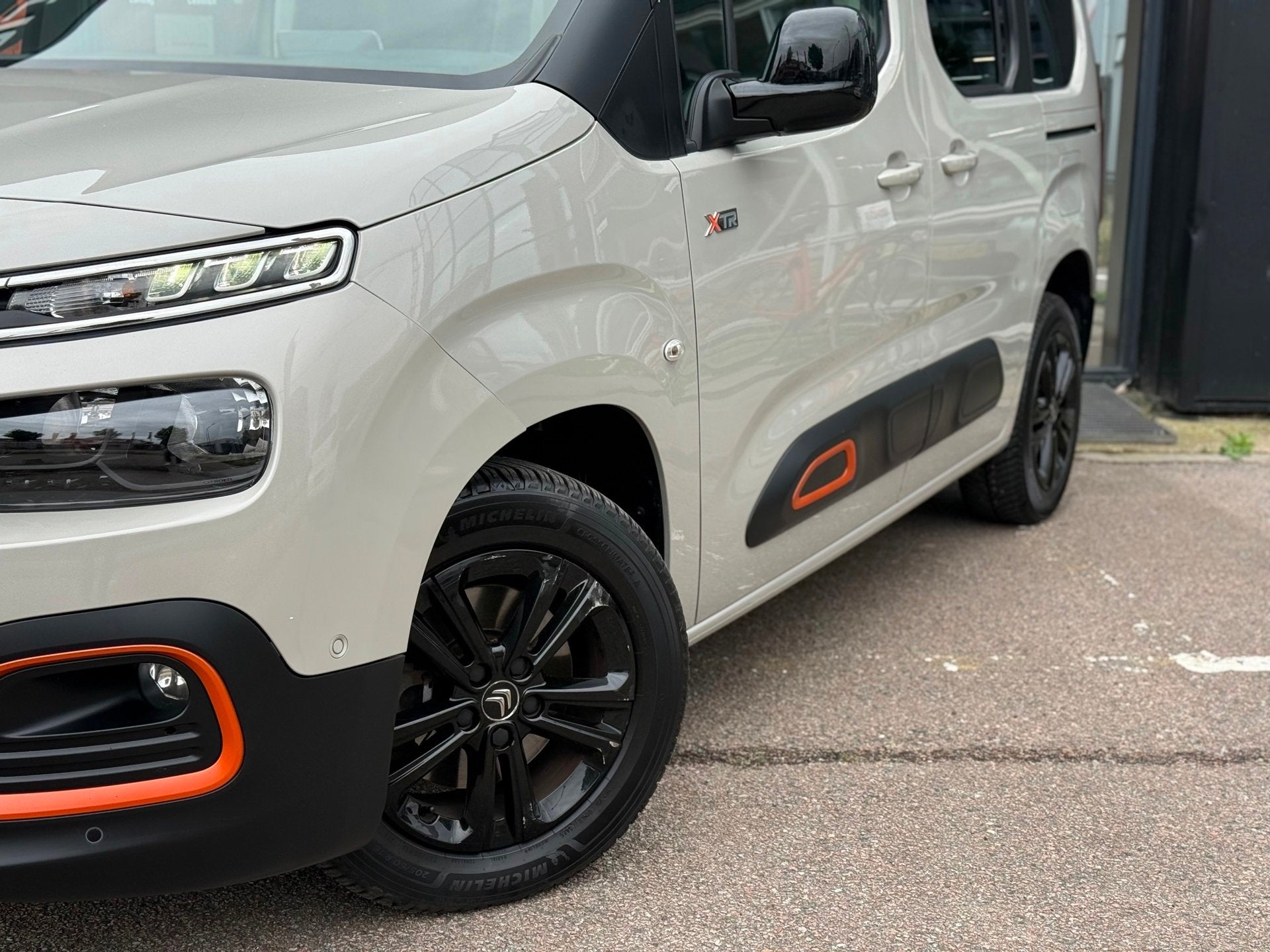 Citroen BERLINGO 1.2 PureTech Feel | 7p | Automaat | Cruise, Gebruikt, Euro 6, 1199 cc, 7 stoelen