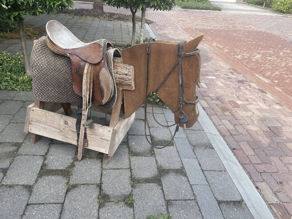 Houten speelpaard met echt zadel en hoofdstel – uniek!, Ophalen, Gebruikt