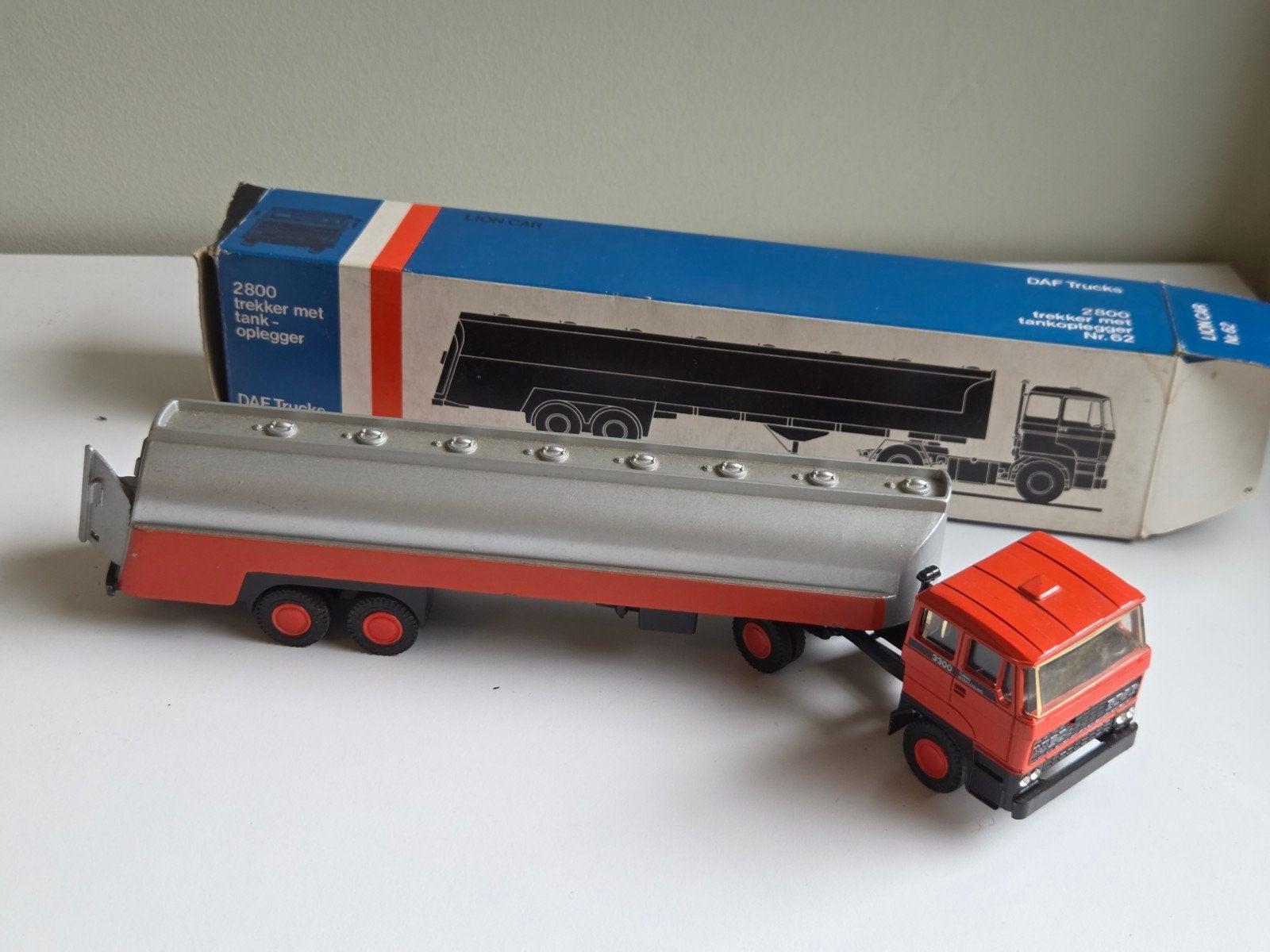 Lion car DAF Trucks 3300 trekker met tank-oplegger, Ophalen of Verzenden, Nieuw, Overige merken