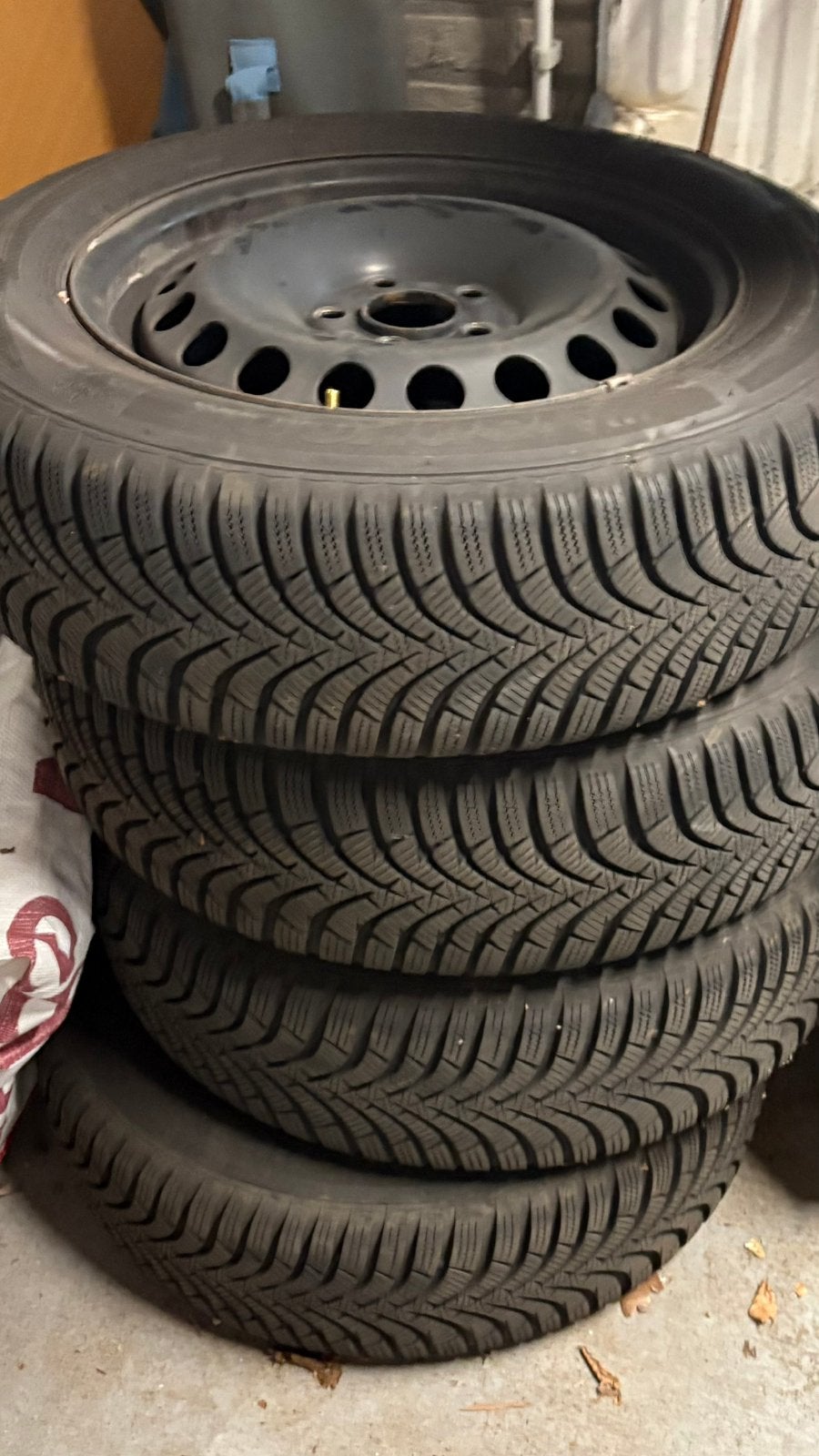 Complete winterset 185/65R15 Hankook i*cept stalen velgen, Auto-onderdelen, Ophalen, Gebruikt, 15 inch, Banden en Velgen
