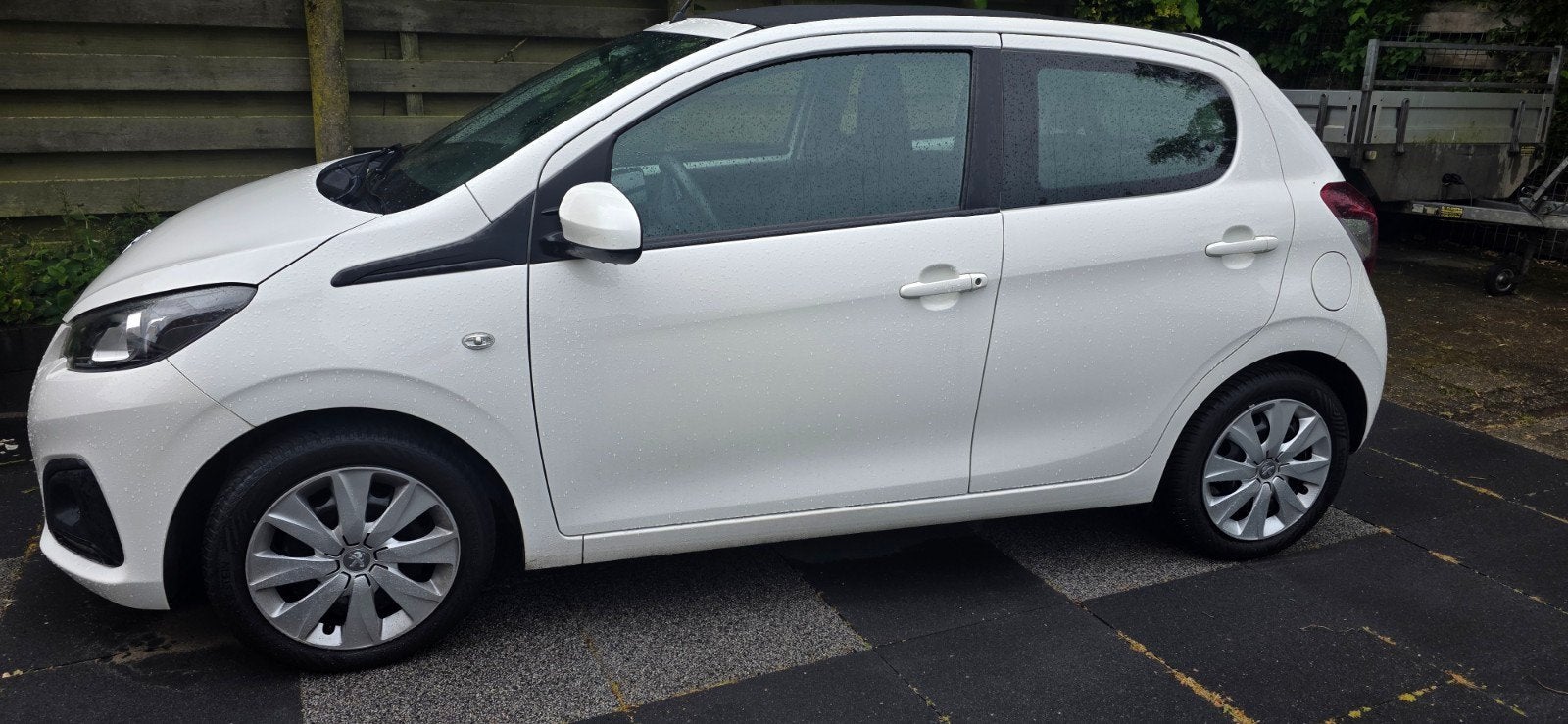 Stalen velgen met banden en wieldoppen voor Peugeot 108, Auto-onderdelen, Banden en Velgen, Gebruikt, 15 inch, Banden en Velgen