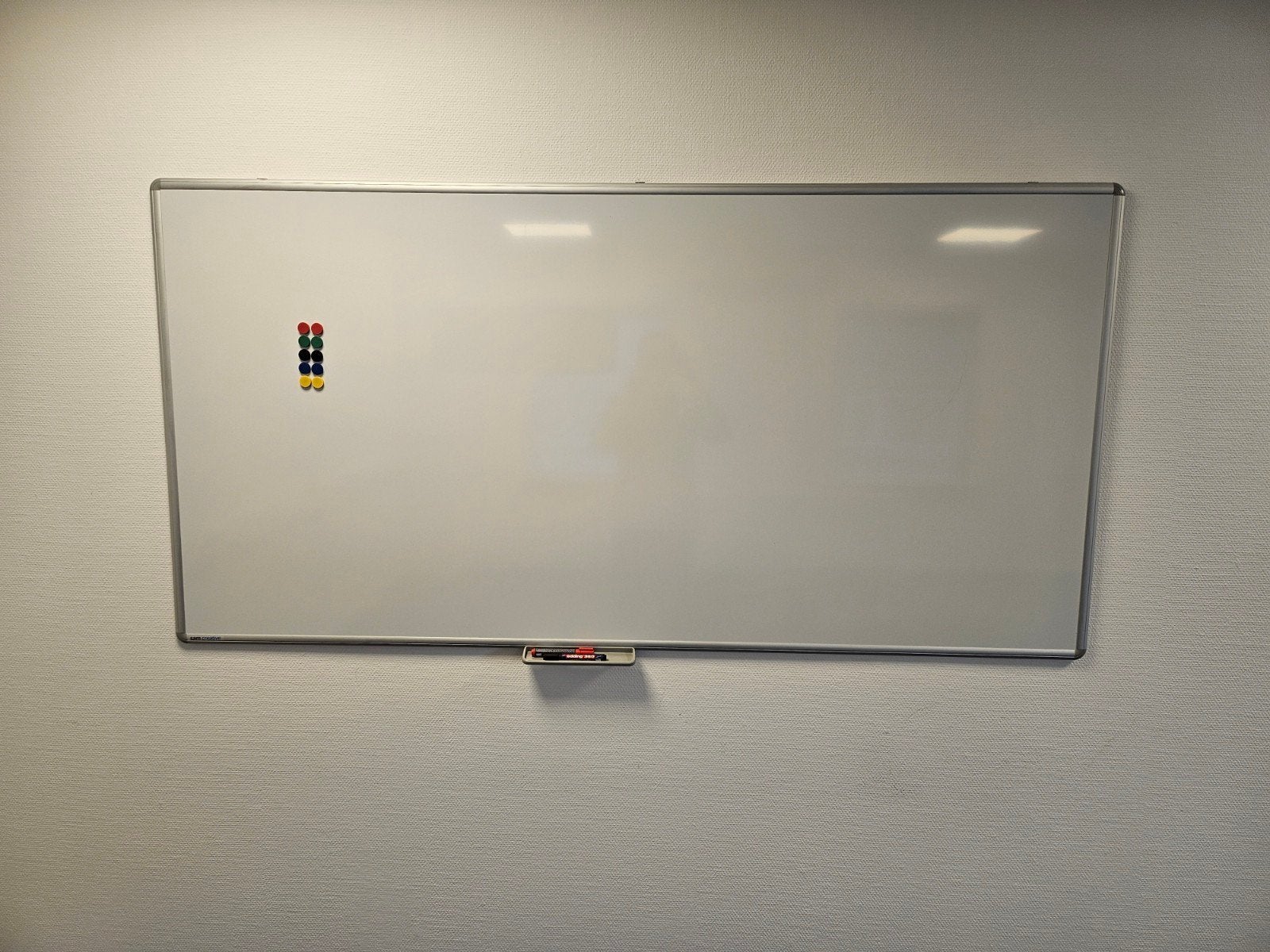 Wit whiteboard met magneten en stift, Ophalen of Verzenden, Gebruikt