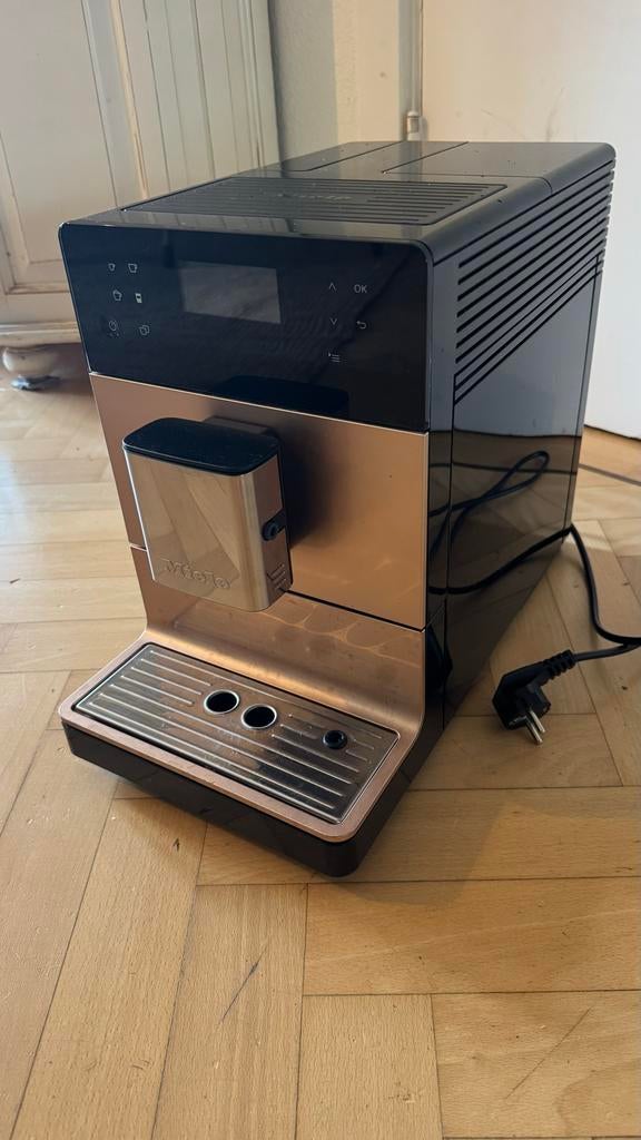 Miele CM5500 Volautomatische Koffiemachine, Witgoed en Apparatuur, Koffiezetapparaten, Afneembaar waterreservoir, Gebruikt, Koffiemachine