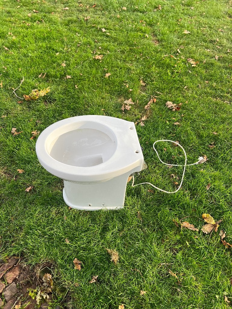 Sanibroyeur  werkend gedemonteerd, Ophalen, Gebruikt, Toilet