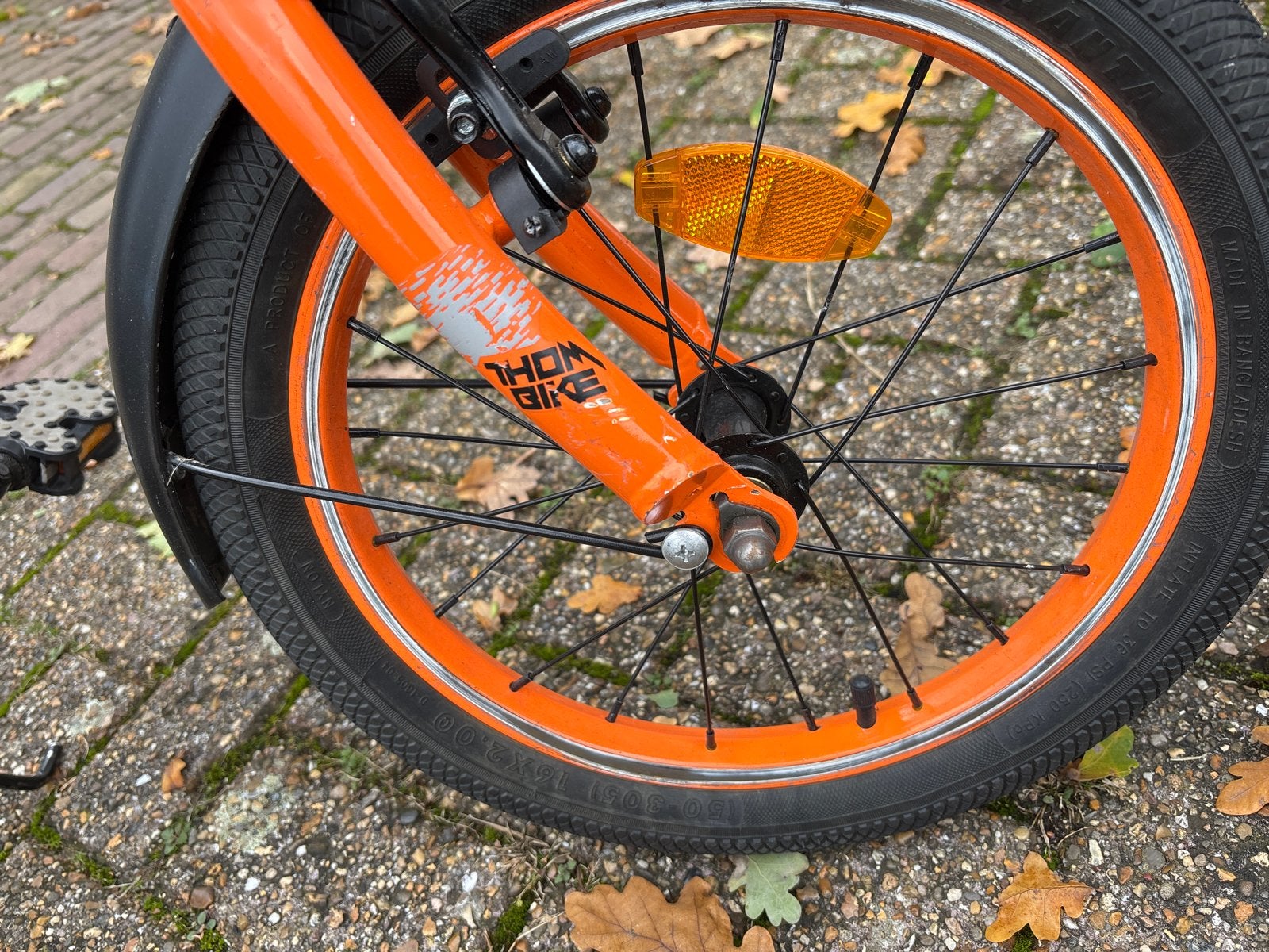 Thombike Volare kinderfiets 16 inch - Zwart/Oranje, Ophalen of Verzenden, Zo goed als nieuw, Terugtraprem, 16 tot 20 inch