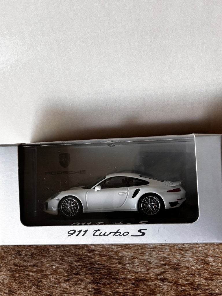 Porsche 991 turbo S Minichamps 1/43, Ophalen of Verzenden, Nieuw, Auto, MiniChamps