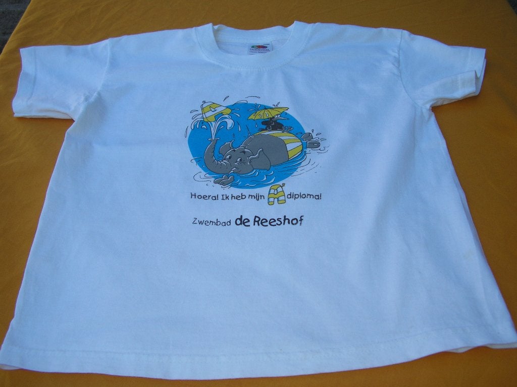 T-shirt van Hoera ik heb mijn zwemdiploma maat 116, Ophalen of Verzenden, Zo goed als nieuw, Jongen of Meisje, Shirt of Longsleeve