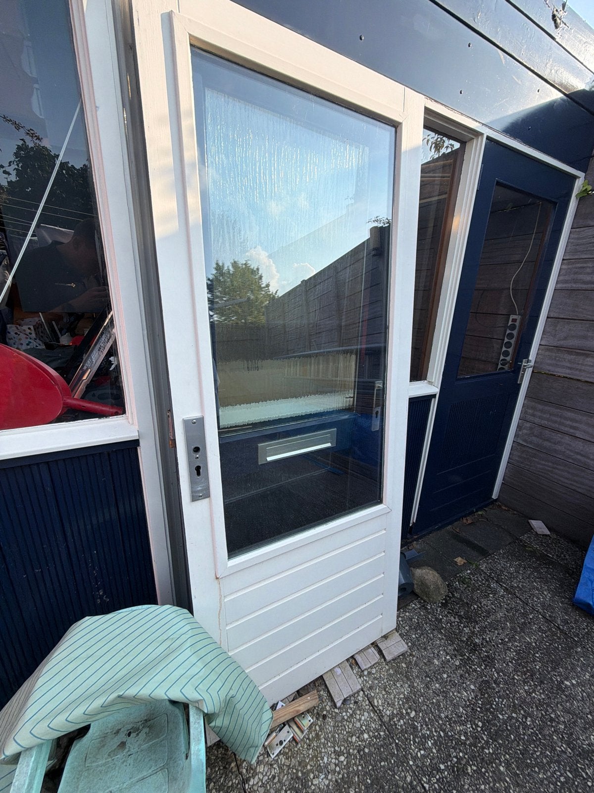 Witte buitendeur met glas en brievenbus, Doe-het-zelf en Verbouw, Ophalen, Gebruikt, 80 tot 100 cm, Buitendeur
