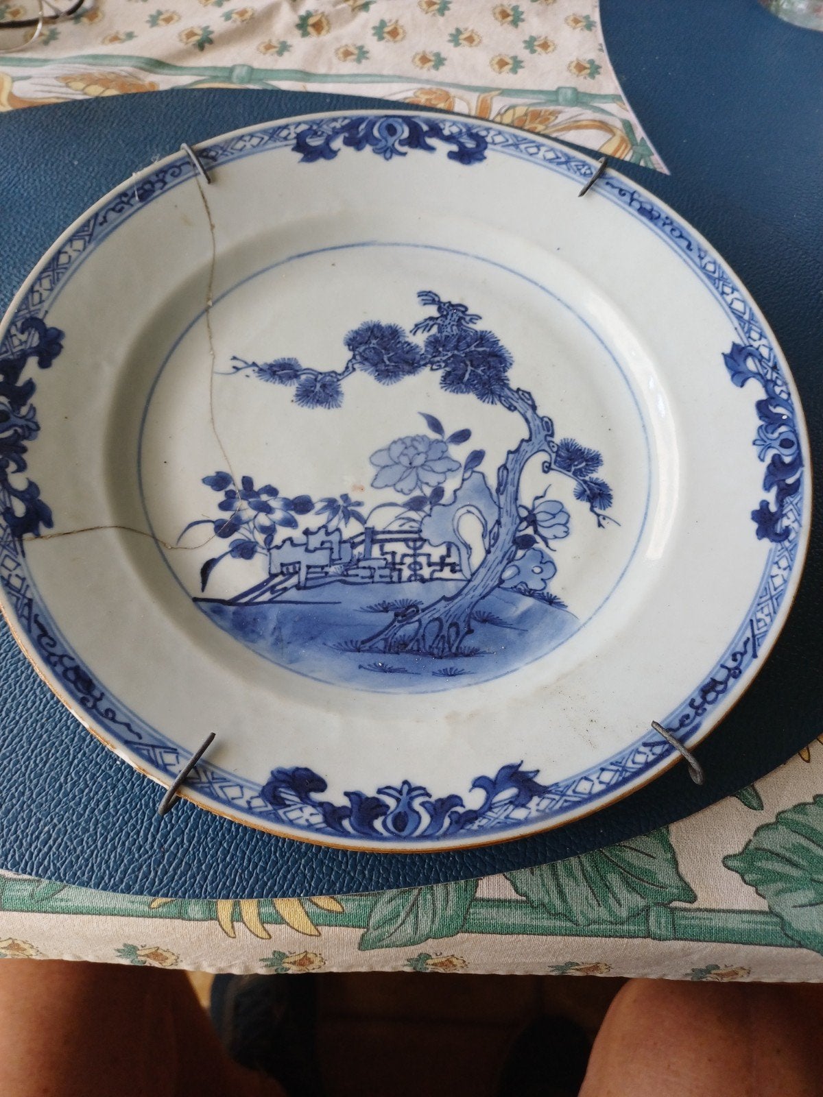chinees blauw wit bord  uit 18e eeuw, Antiek en Kunst, Ophalen of Verzenden