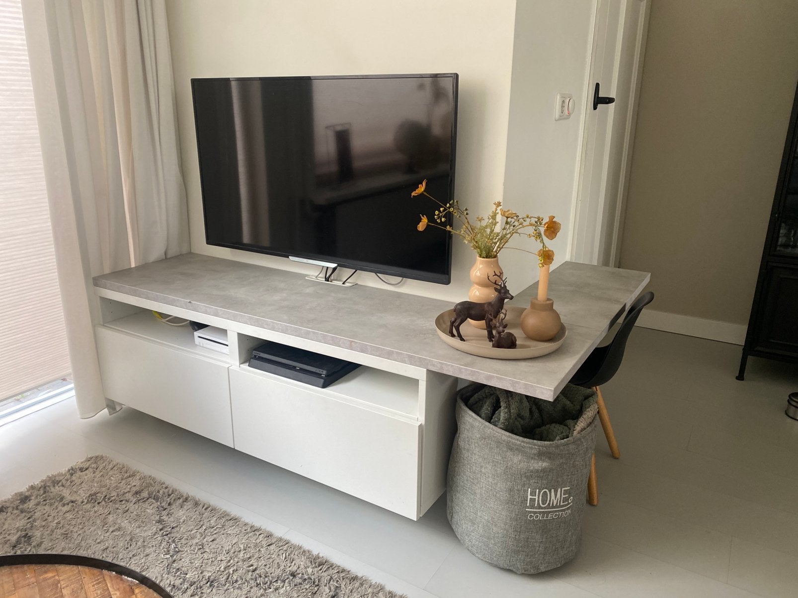 Compleet! Ikea besta TV meubel met blad, lades en planken, Ophalen, Overige materialen, 100 tot 150 cm, Zo goed als nieuw