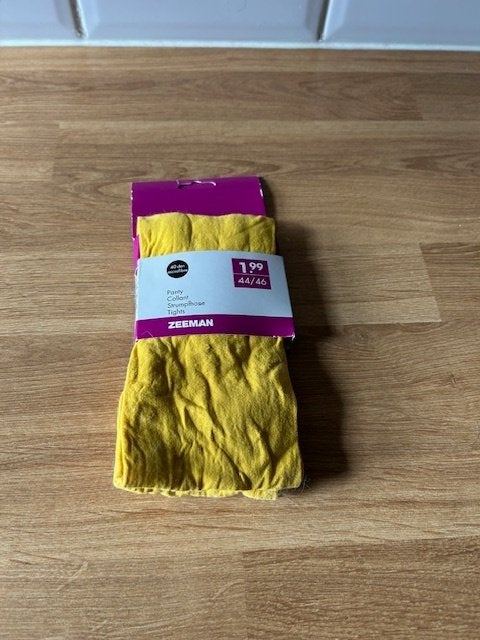 Q27-NIEUW oker gele panty 40 denier maat 44/46, Kleding | Dames, Leggings, Maillots en Panty's, Ophalen of Verzenden, Nieuw, Zwart