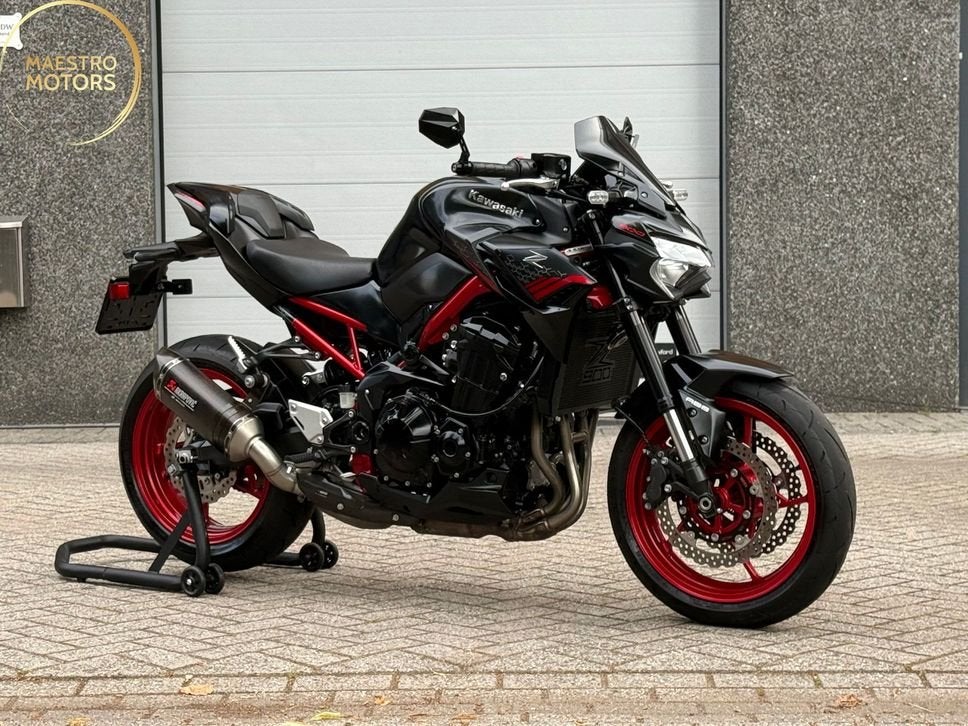 Kawasaki Z900 Performance Akrapovic 7.369 km 2021 VOL Opties, Motoren, Motoren | Kawasaki, 4 cilinders, 948 cc, Bedrijf, Onbekend