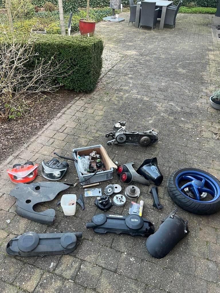 Aprilia SR50 Ditech onderdelen - Diverse gebruikte onderdele, Fietsen en Brommers, Brommeronderdelen | Scooters, Gebruikt, Aprilia